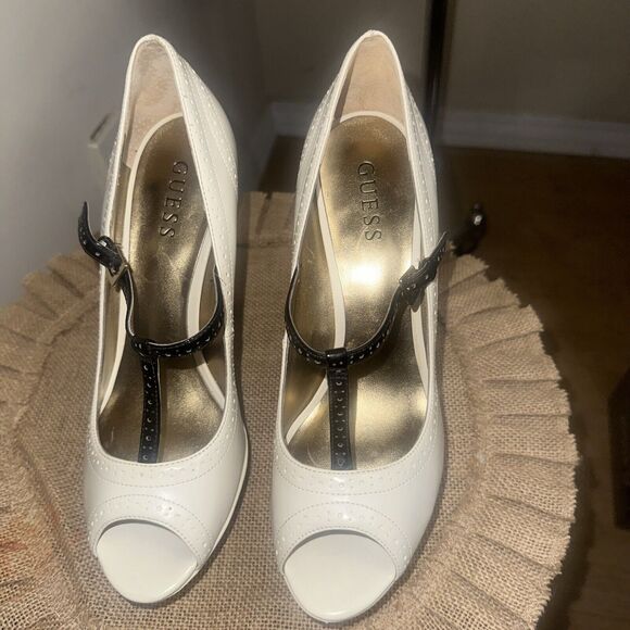 NEW Guess Platform Platform Stiletto Heel Peep Toe Cream Black T Strap Sz 9 NEW - Picture 7 of 11
